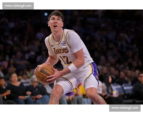 湖人对阵热火精彩对决全程直播，聚焦顶级球员激烈碰撞